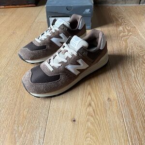New Balance 574 Men’s Shoes in Brown Beige